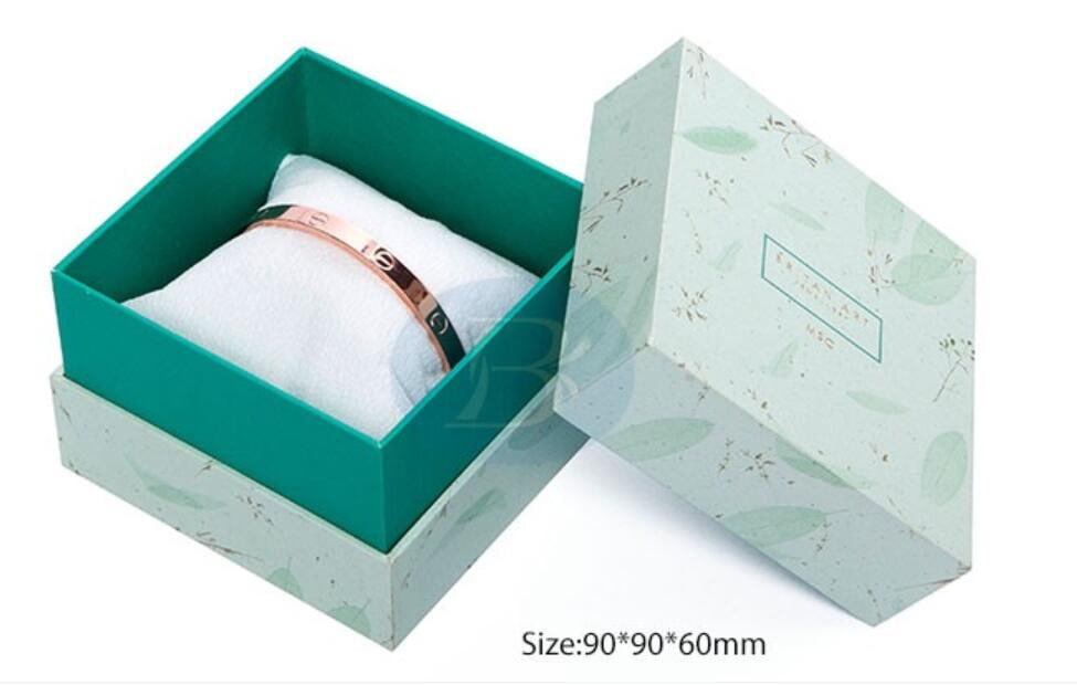 Why Bypassing Traders for Bracelet Boxes Saves You 30%