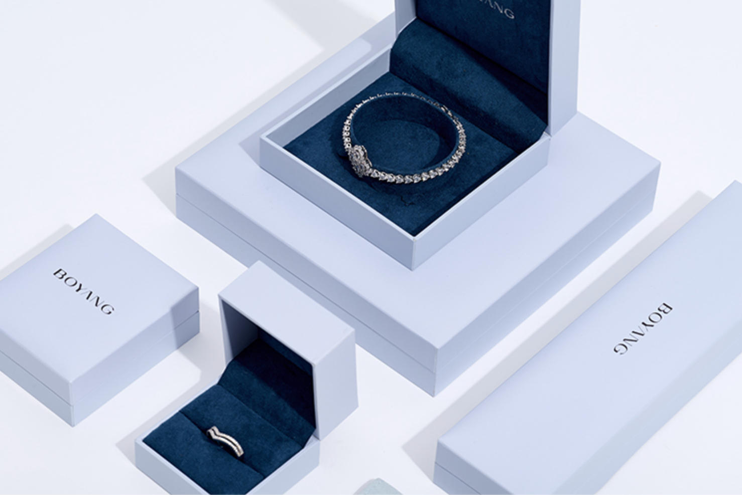 Matching Materials in Jewelry Packaging Sets: Paper vs. Plastic Core