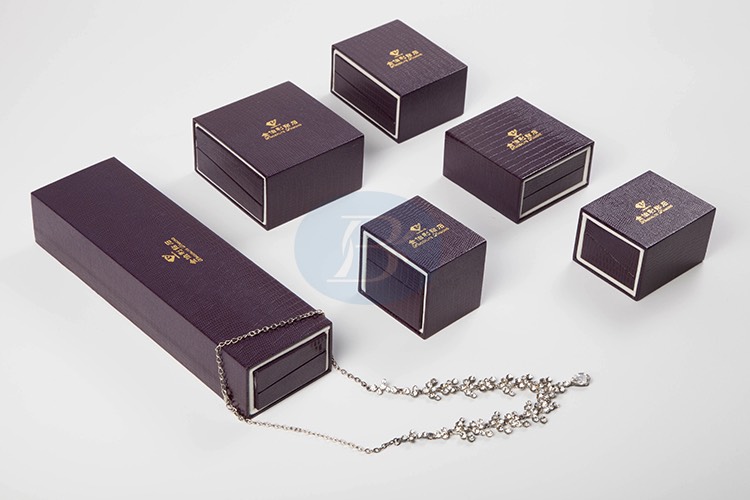 custom plastic jewelry box