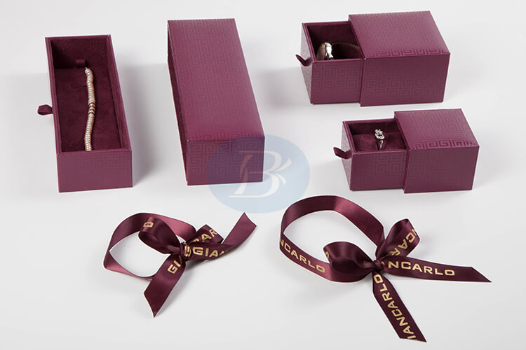 Customized jewelry box