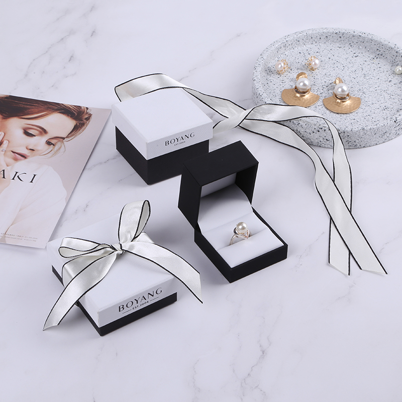 Wholesale Customized Recycle Ring Case Luxury Wedding Jewelry Plastic Gift Box