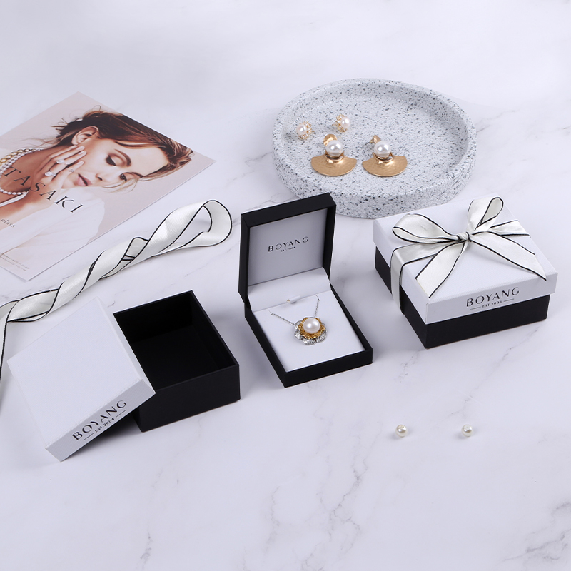 Wholesale Customized Recycle Ring Case Luxury Wedding Jewelry Plastic Gift Box