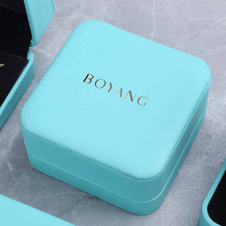 Factory Customized Logo High Quality Luxury Plastic Clamshell Necklace Jewelry Set Box