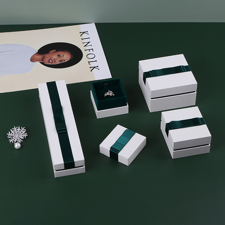 Wholesale Cardboard Paper Jewelry Box Packaging