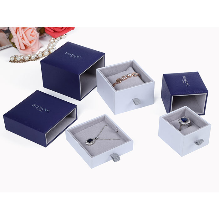 China High End Luxury Plastic Custom Fashion Jewelry Gift Box Ring Packaging Box