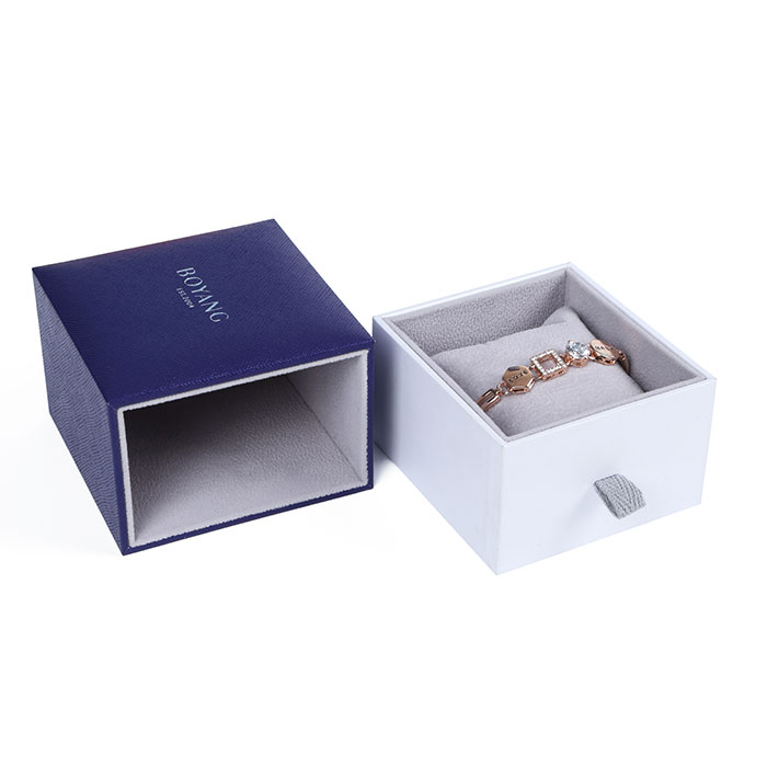China High End Luxury Plastic Custom Fashion Jewelry Gift Box Ring Packaging Box