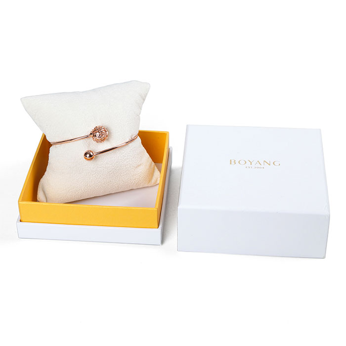 Customized jewelry packaging boxes, jewellery box manufacturers.