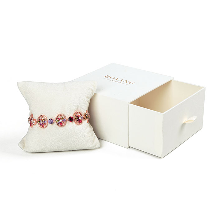 Portable paper bag wholesale, jewelry box factory.