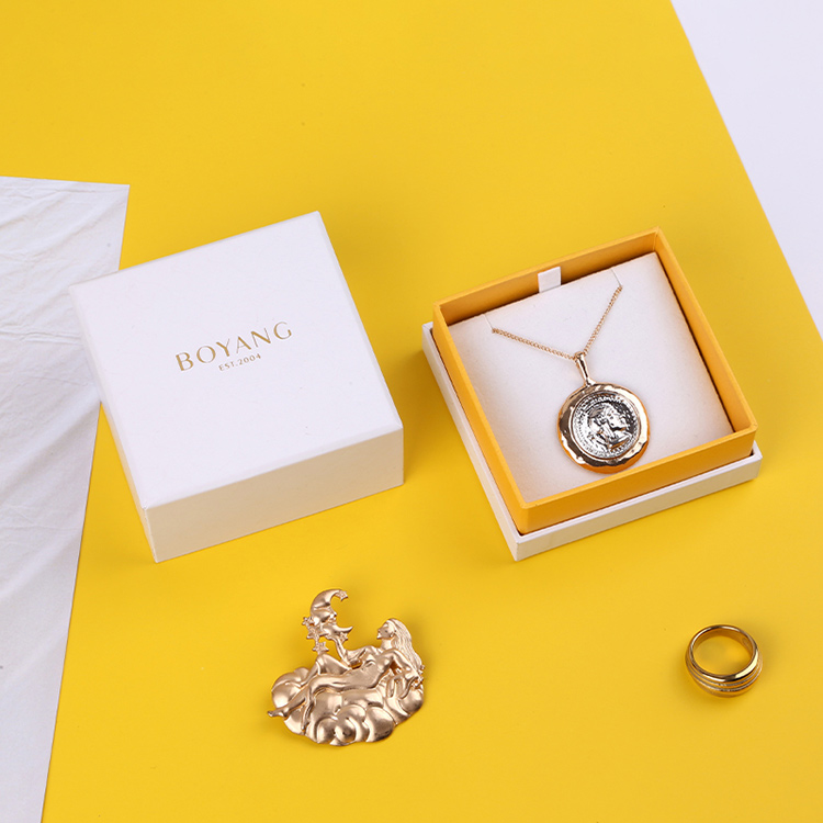 Luxury expensive engagement custom wedding ring box box