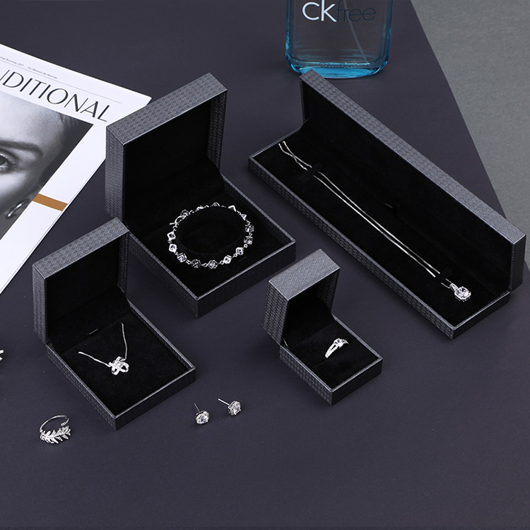Custom personalised jewellery ring gift box with logo
