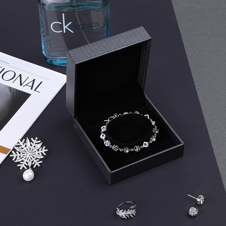 Custom personalised jewellery ring gift box with logo