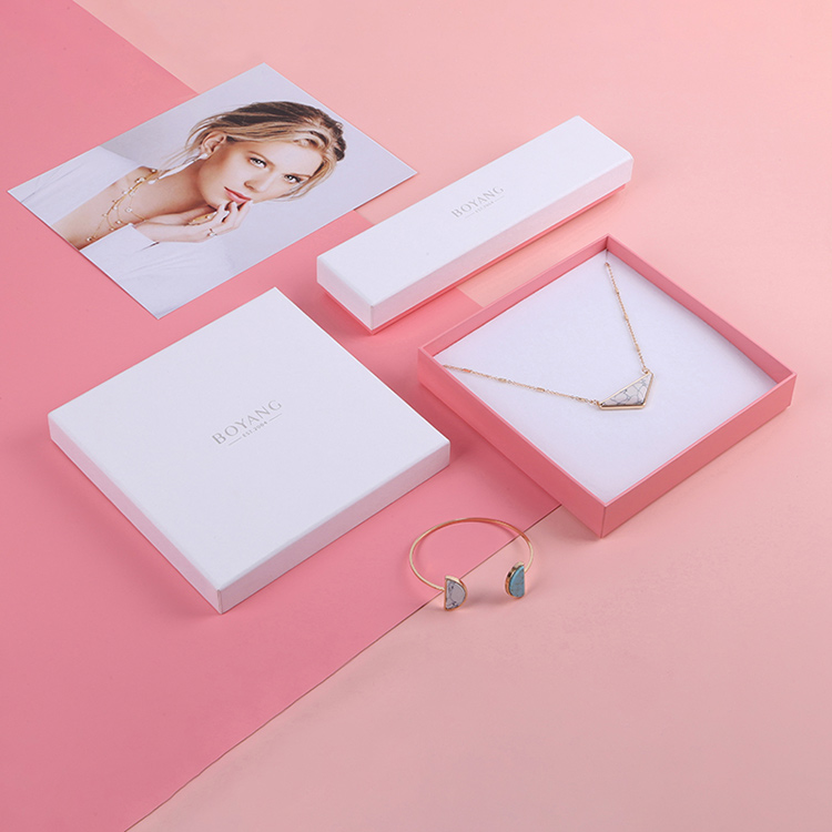 Wholesale luxury paper cardboard bracelet gift box custom