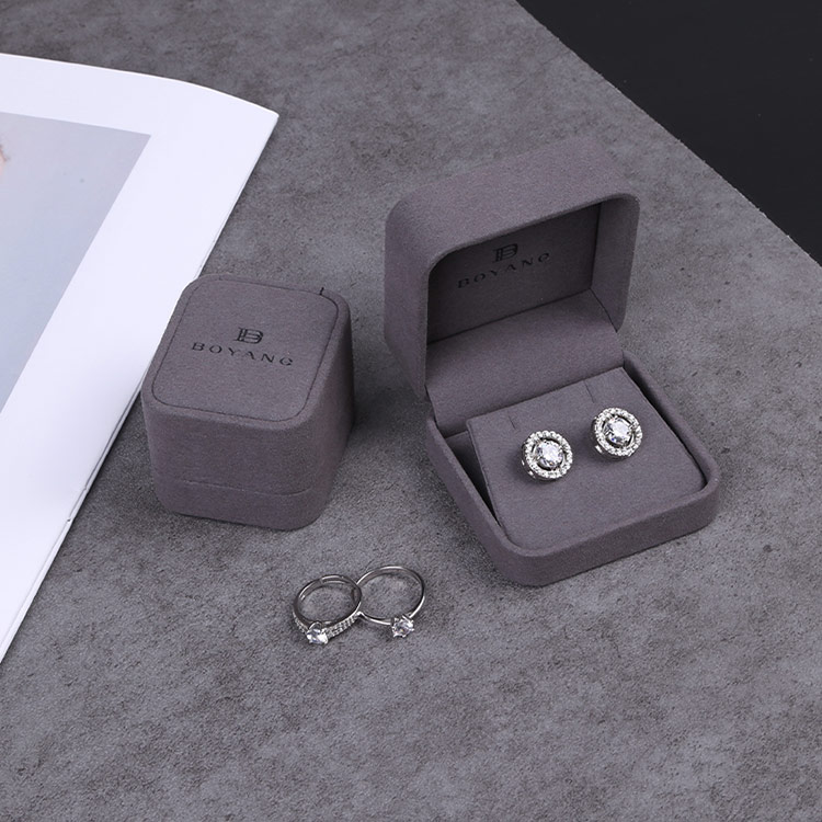 Comfortable soft velvet custom personalised earring box for women
