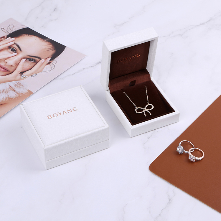 Elegant new style designer custom engagement proposal ring gift box