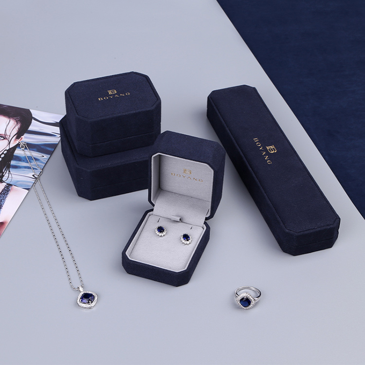 New Arrival luxury custom ring plastic box with logo