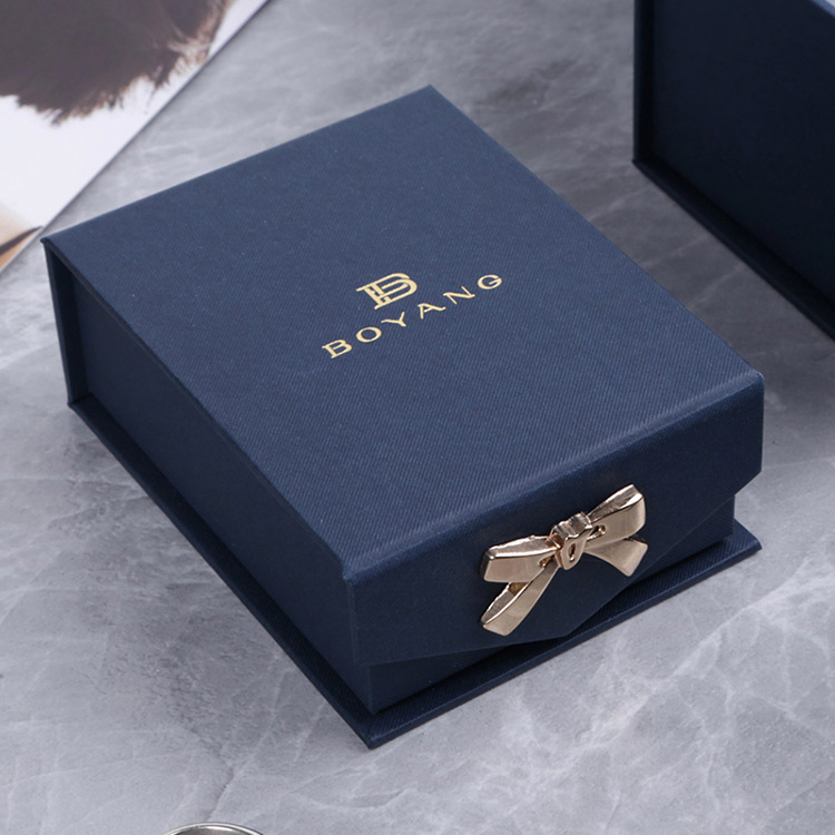 Luxury european women custom magnetic gift storage bracelet box