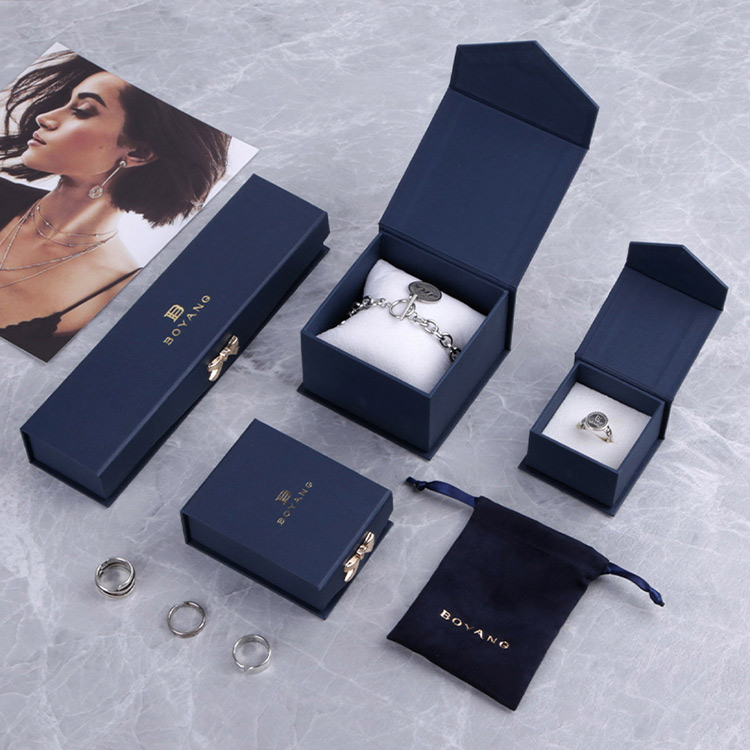Wholesale luxury blue long magnetic gift necklace box packaging