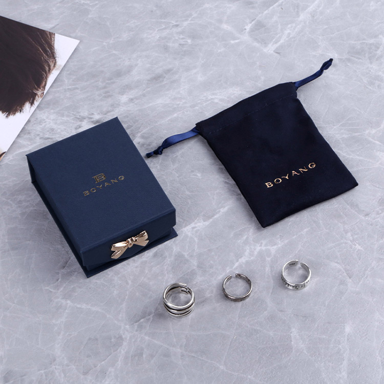 Wholesale luxury blue long magnetic gift necklace box packaging