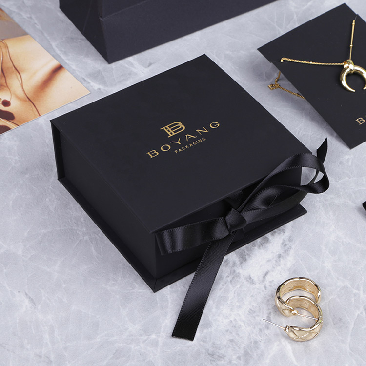 Great manufacturers professional custom logo black gift pendant box packaging with ribbon