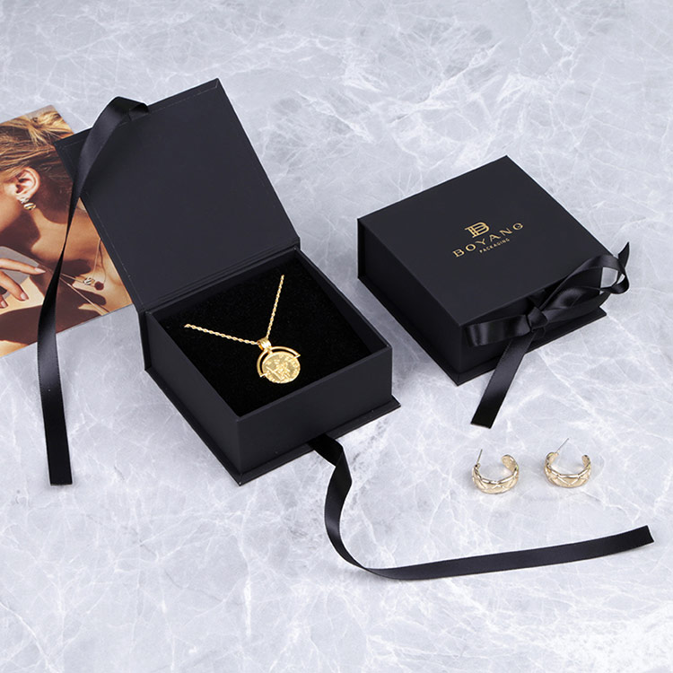 Great manufacturers professional custom logo black gift pendant box packaging with ribbon