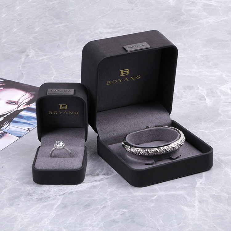 Chinese manufacturers valentine's day hot selling custom bracelet box packaging