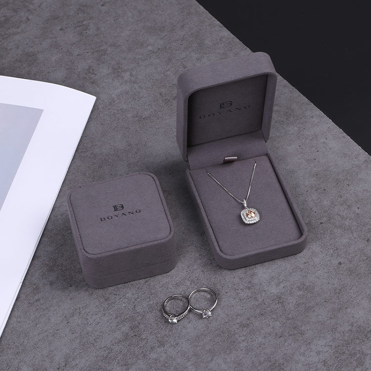 Manufacturers wholesale fancy gray bangle plastic box designs