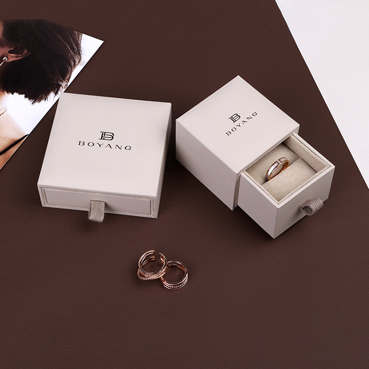 Charm cardboard paper custom logo sliding drawer bangle gift box designs with pillow