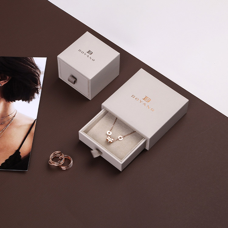 Charm cardboard paper custom logo sliding drawer bangle gift box designs with pillow
