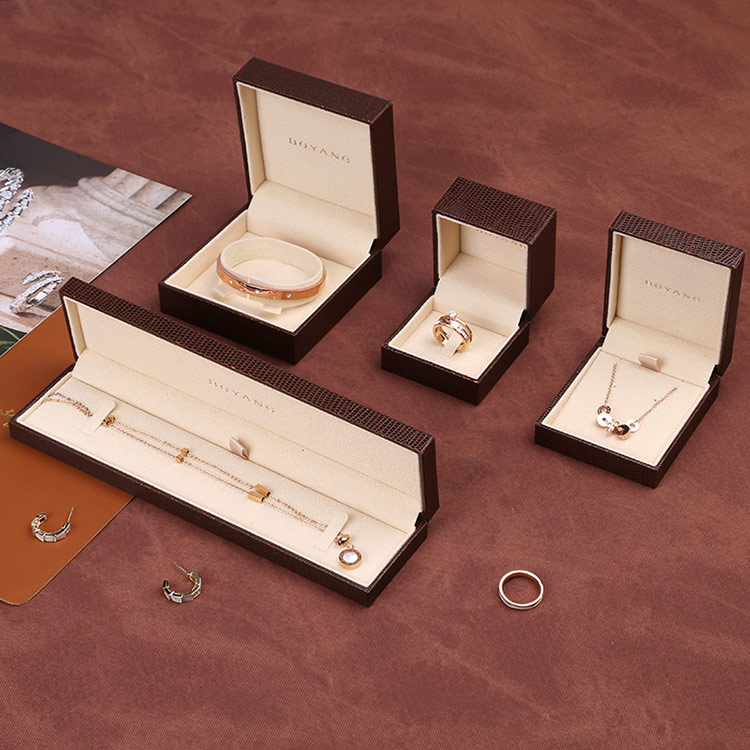 Surprise custom luxury brown bracelet gift box packaging