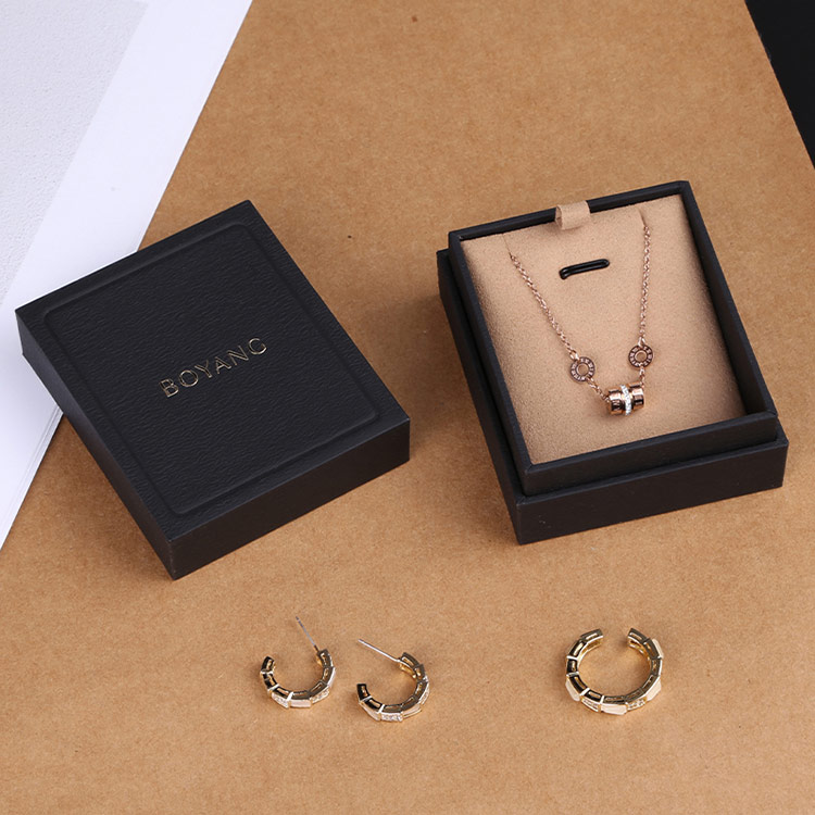China supply competitive price black custom luxury necklace gift box