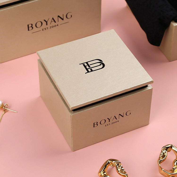 Wholesale best women gift bracelet box packaging with ribbon