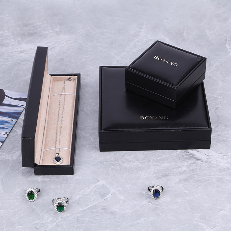 Wholesale luxury personalised necklace plastic box for gift
