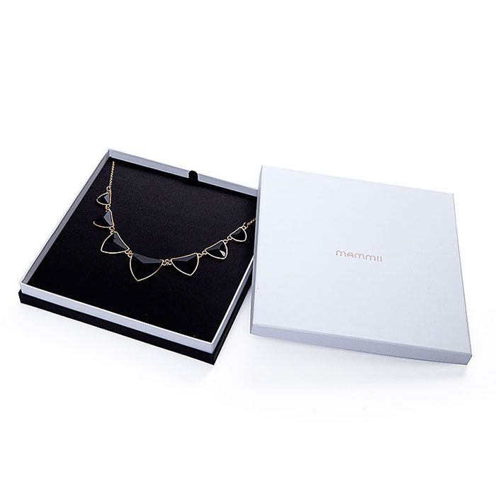 Nice and elegant custom jewelry gift boxes