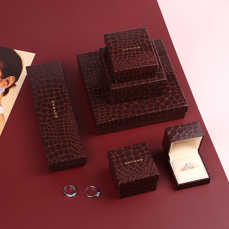 Custom women crocodile pattern upscale luxury empty bracelet box