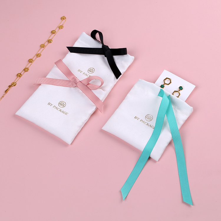 White little velvet jewelry packaging bags custom logo