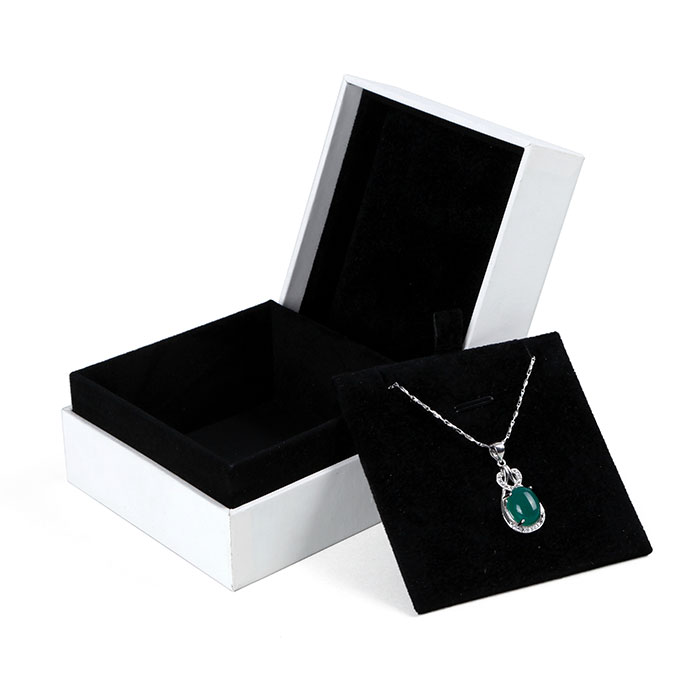 High quality customized jewelry displays and boxes