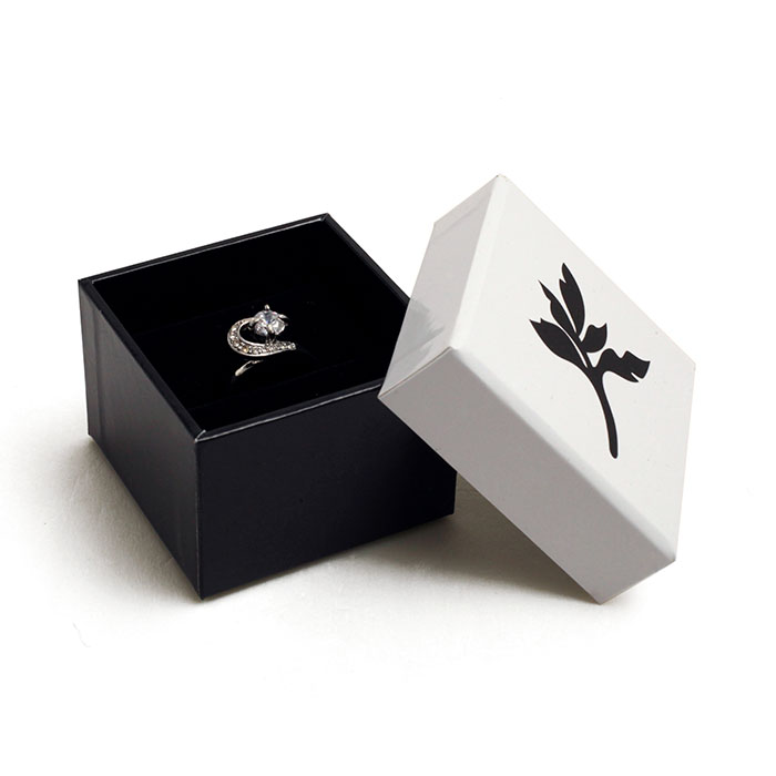Stand up custom white jewelry box, jewelry box manufacturers.