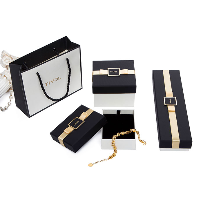 You need an custom empty jewelry box for packing jewelry