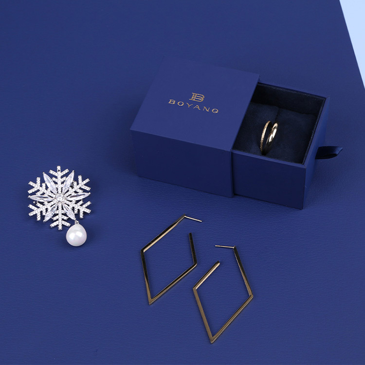 Hot Selling elegant sliding drawer blue chain custom jewelry gift box