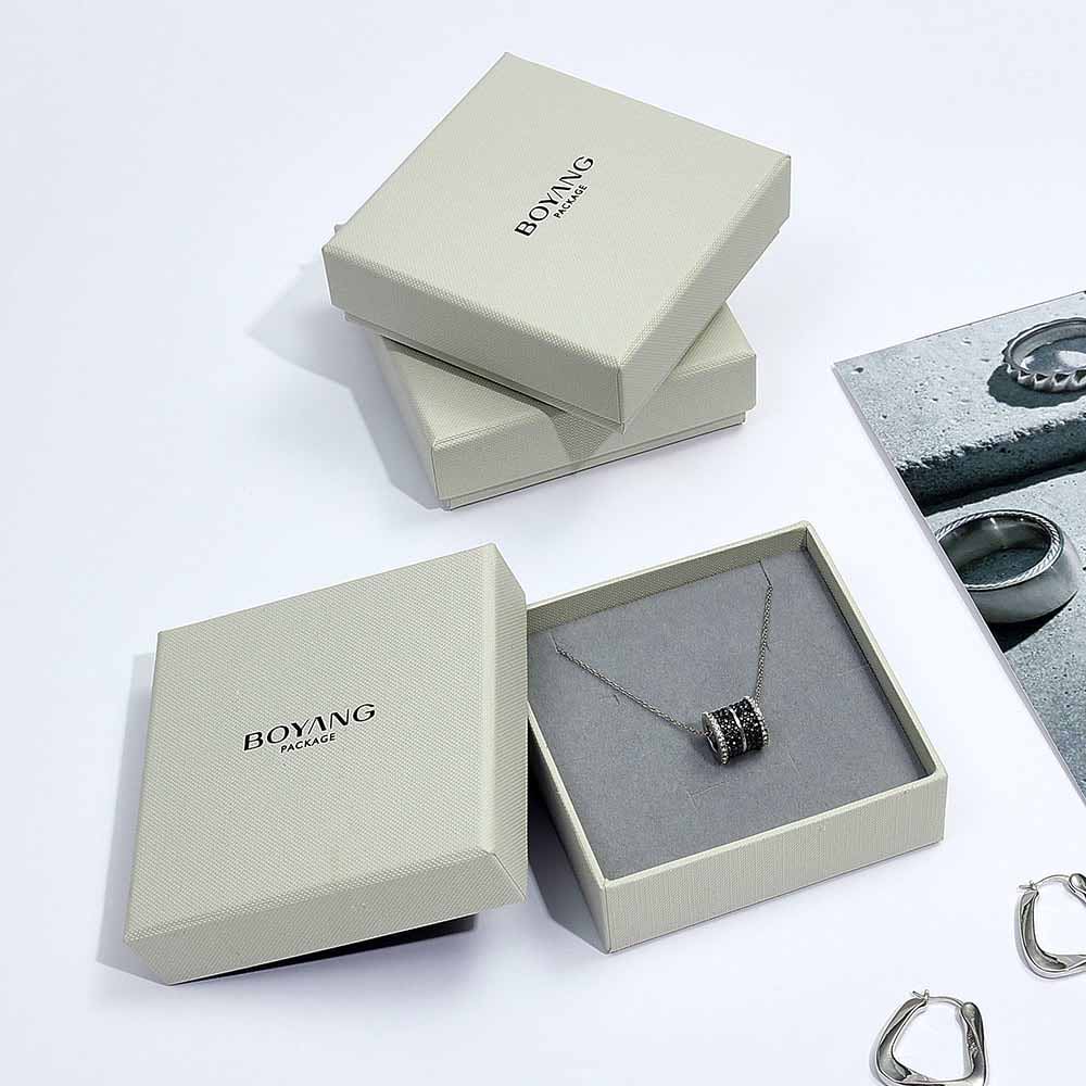 White custom logo pendant gift packaging boxes