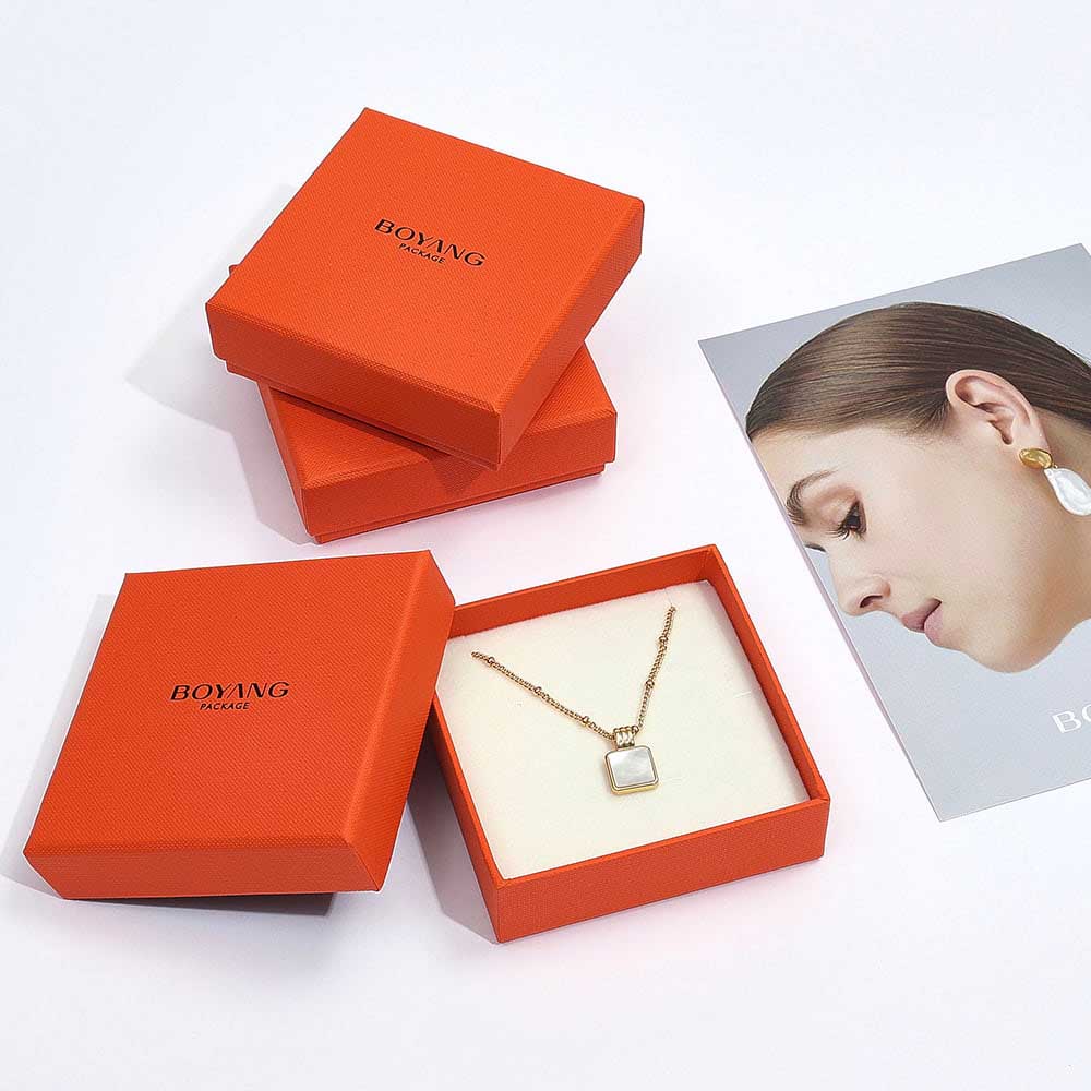 White custom logo pendant gift packaging boxes